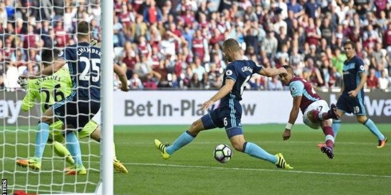 Phân tích những khoảnh khắc và cá nhân định đoạt trận đấu